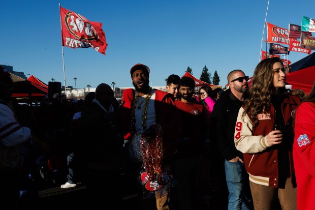 Fans tailgate before the Bears play the 49ers on Sunday, Dec. 28, 2025, at Levi's Stadium in Santa Clara, Calif. (Armando L. Sanchez/Chicago Tribune)