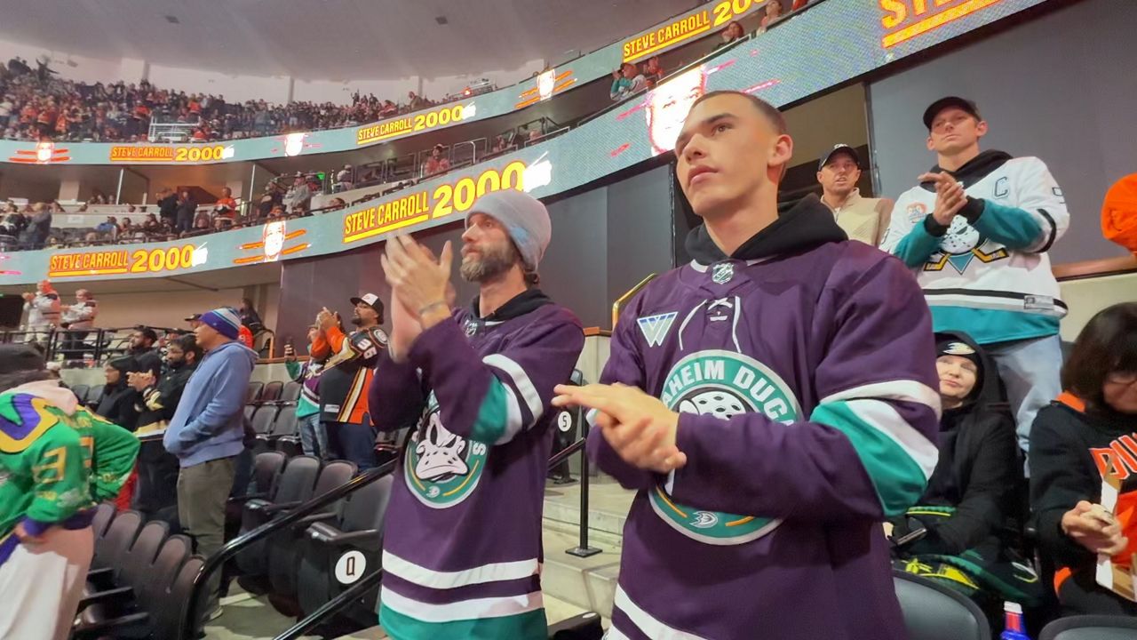 Anaheim Ducks off to hot start, much to fans' delight