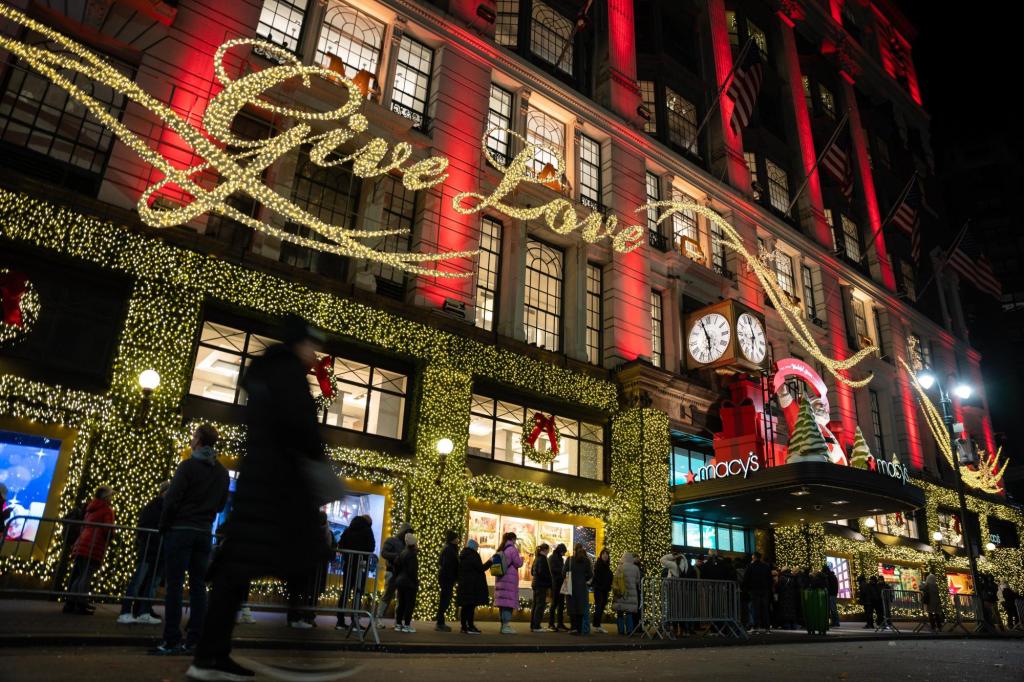 California mom stabbed while changing infant at Herald Square Macy’s in unprovoked attack – The Mercury News