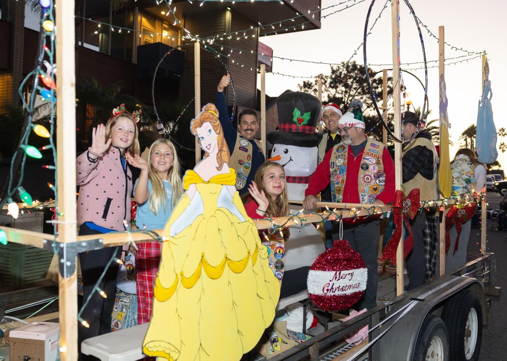 City of Encinitas holds 68th Annual Holiday Parade – San Diego Union-Tribune