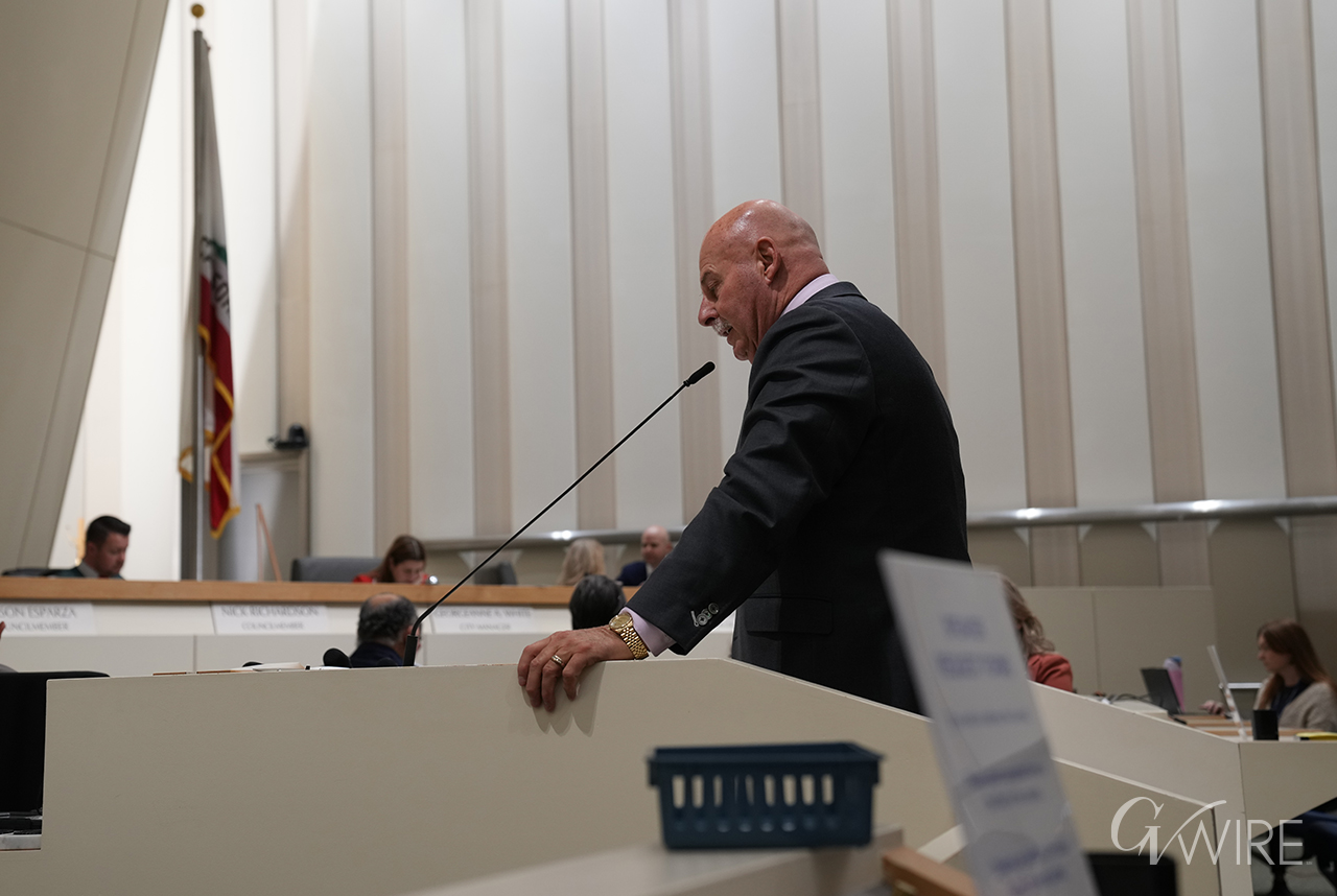 Fresno Mayor Jerry Dyer presenting his proposal to limit SEDA to only a feasibility study on Dec. 18, 2025