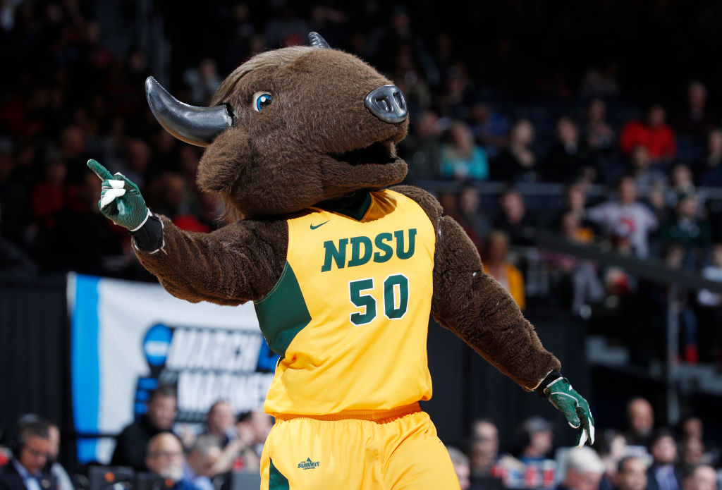 CSU Bakersfield Roadrunners vs. North Dakota State Bison prediction, pick for NCAAM on Thursday 12/11/25