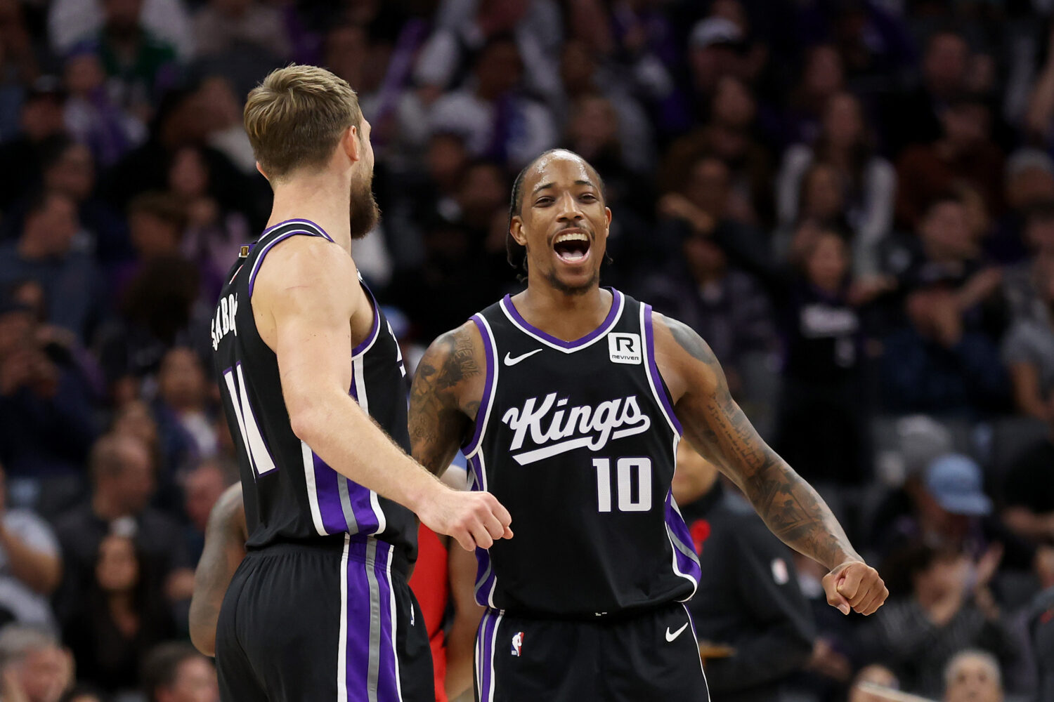 How are Sacramento Kings players handling trade chatter?