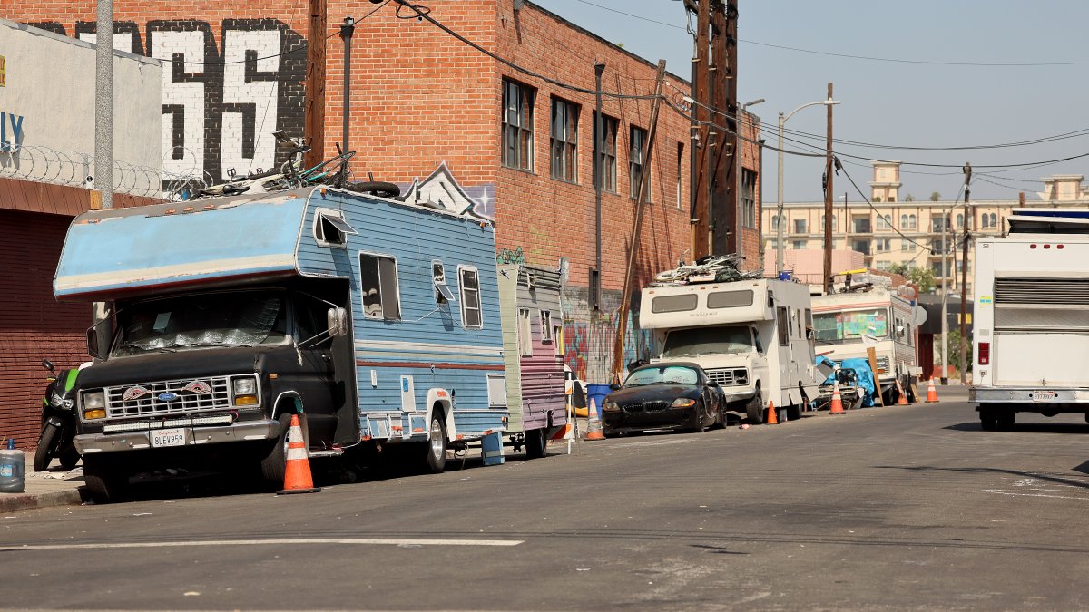 LA to start removing certain abandoned RVs from streets – NBC Los Angeles