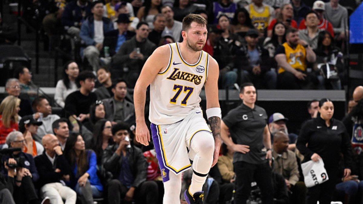 Luka Dončić leaves game with injury in Lakers 103-88 loss to Clippers – NBC Los Angeles