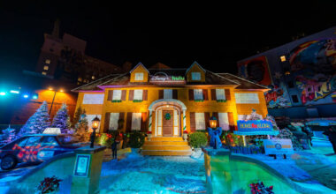 A Real 25-Foot Gingerbread House Celebrating 'Home Alone' Has Popped Up In Los Angeles — Smashing The Guinness World Record