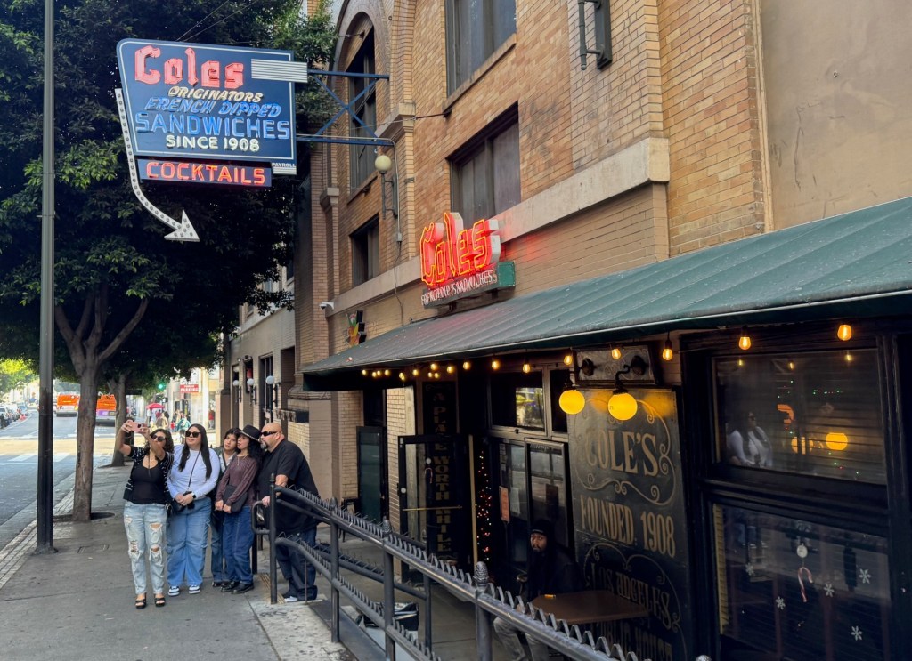 Yet another ‘last’ meal at Cole’s French Dips, still open in DTLA – Daily News