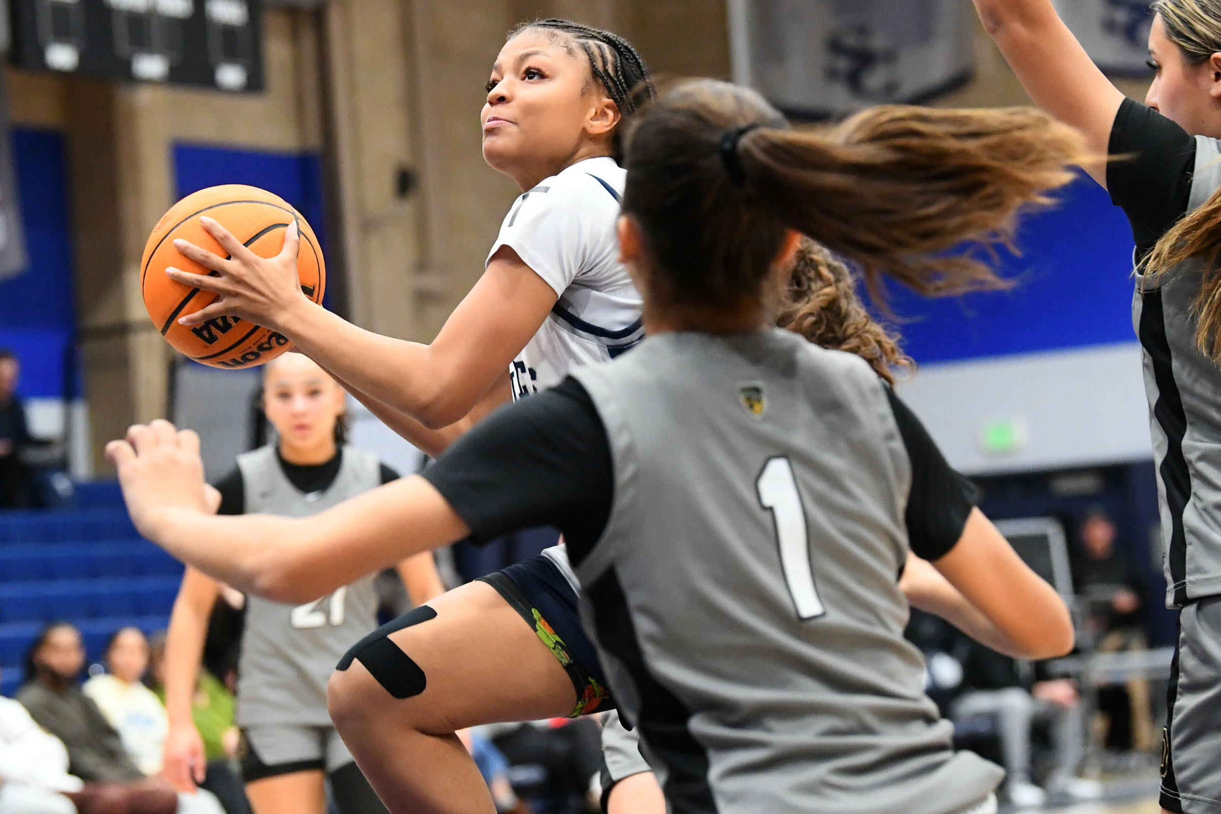 Sierra Canyonâs Cherri Hatter (4) gets by Bishop O’Dowd defenders...