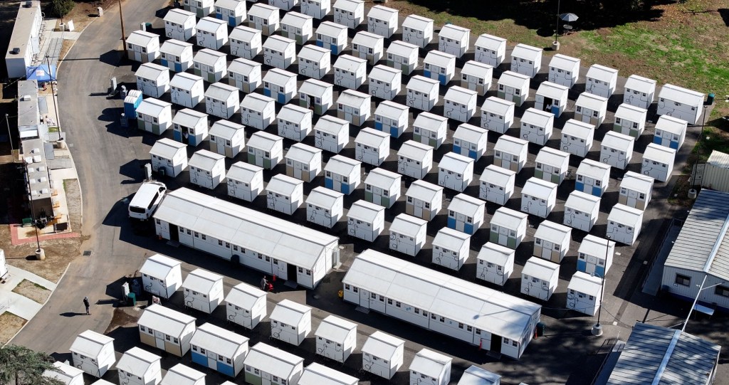 Judge in LA homeless case orders mayor, council president to be available for mediation – Daily News