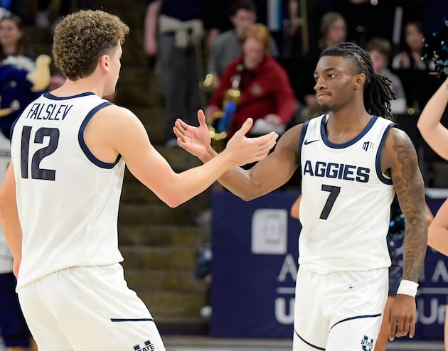 Michael Collins puts up 18 as Utah State takes down Fresno State 72-63 – Deseret News