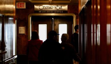 Bar hopping on the Queen Mary – Press Telegram