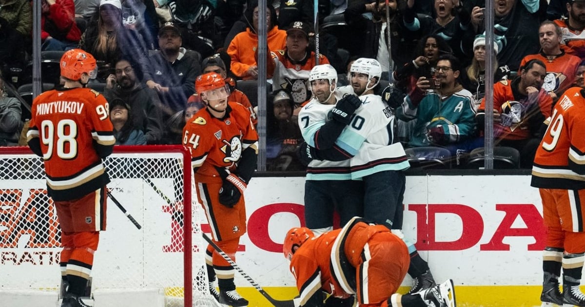 Jordan Eberle scores two in 3rd period as Seattle Kraken beat Anaheim Ducks