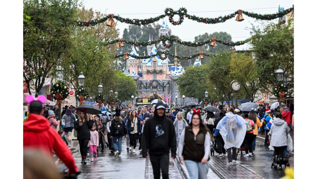 A Christmas wish list from a theme park fan – Orange County Register