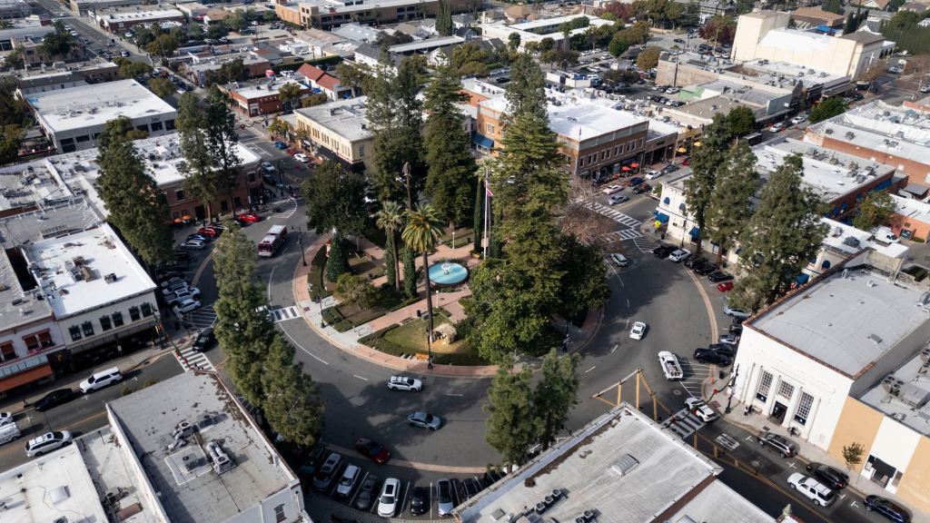 Infrastructure installed ahead of paid parking rollout early next year in parts of Old Towne Orange – Orange County Register