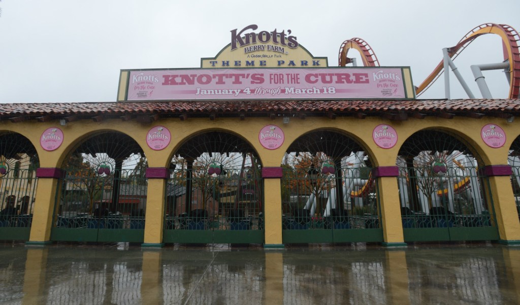 Knott’s Berry Farm and Six Flags Magic Mountain close on Christmas Eve due to heavy rain – Orange County Register