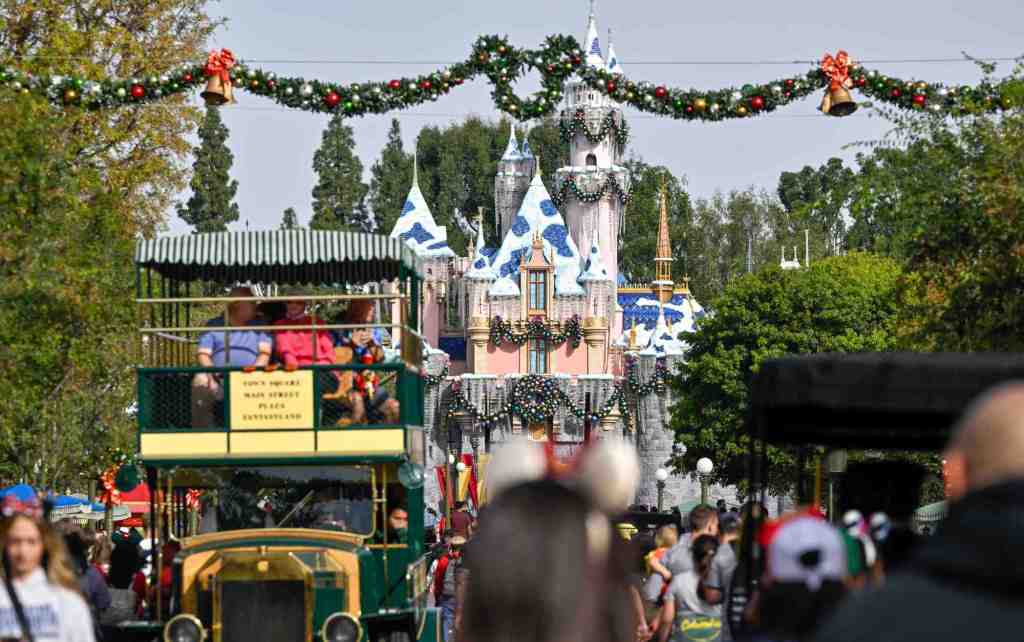 Disneyland is already making plans for the 2026 Christmas holiday season – Redlands Daily Facts