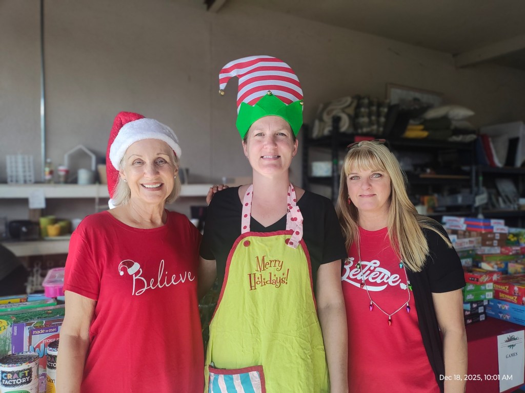 Families receive gifts, food for the holidays at Ramona’s Share Your Christmas – San Diego Union-Tribune