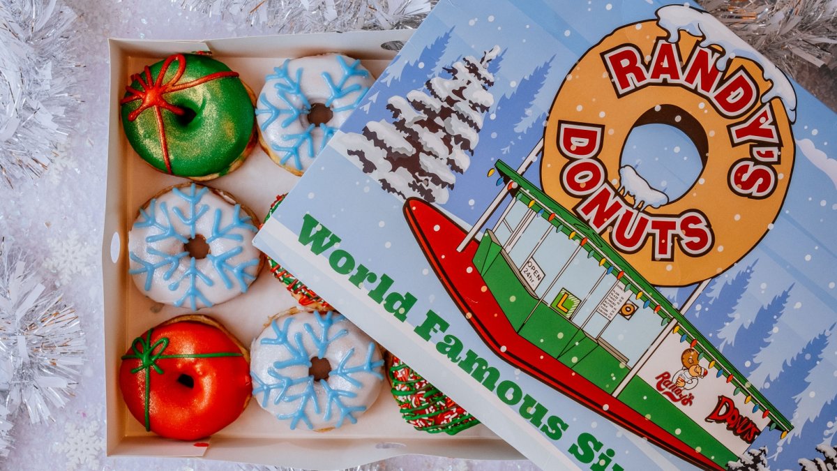 Roll by Randy’s Donuts for Hanukkah Rounds and Christmas-themed sweets – NBC Los Angeles