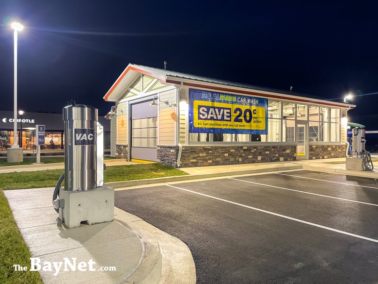 Royal Farms car wash California, Maryland