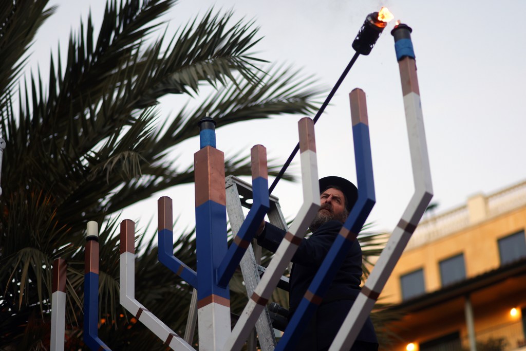 Bay Area Jewish community mourns Australian terrorist attack coinciding with Hanukkah