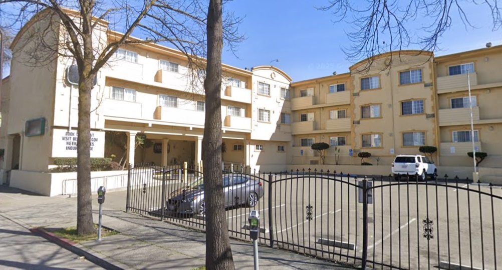 Sale proposal for Berkeley hotel that faces foreclosure falls through