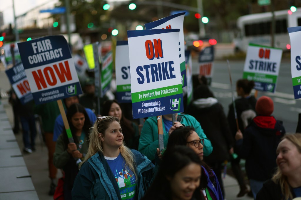 Kaiser labor talks stall, raising fears of another strike