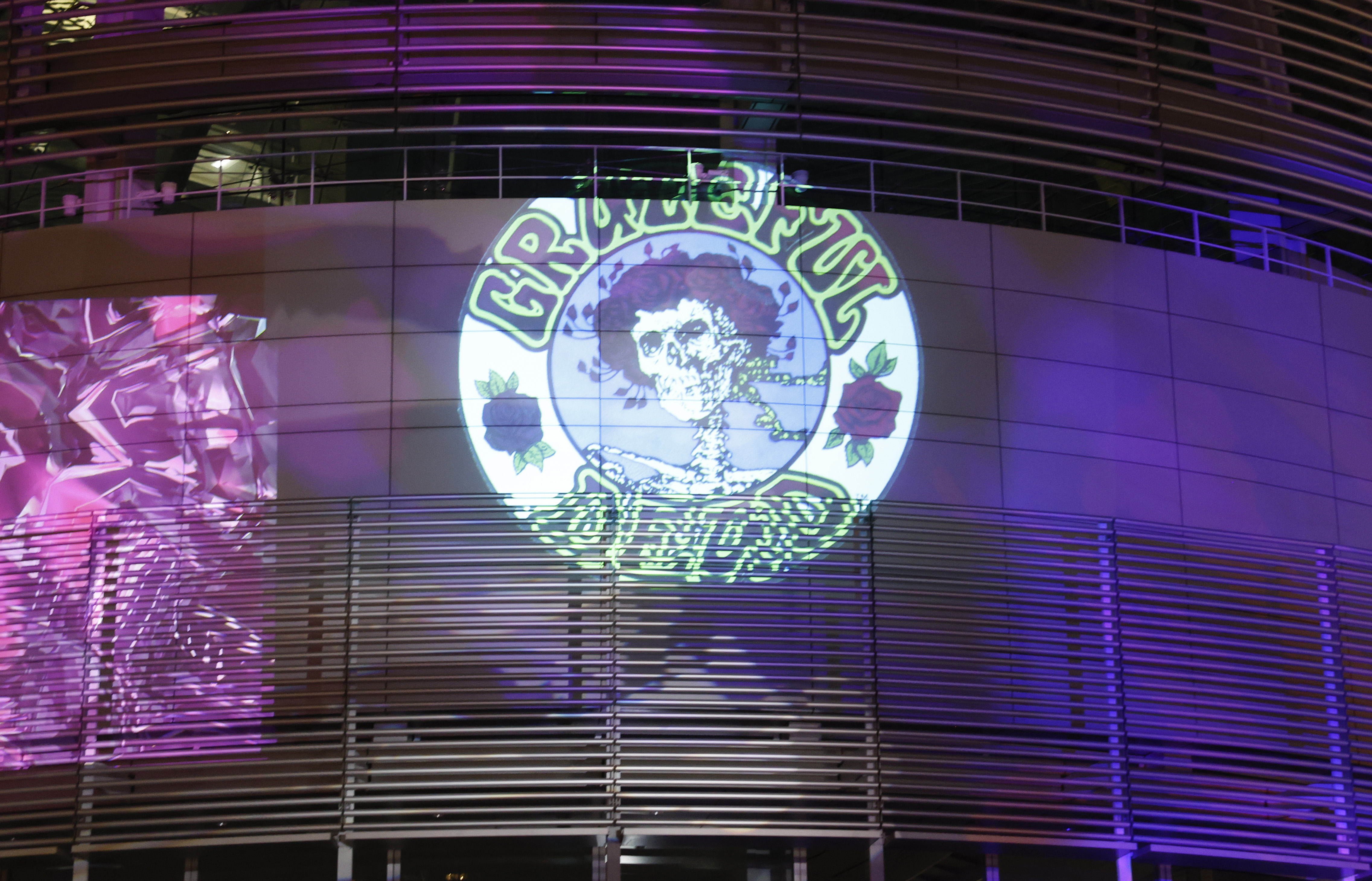 Grateful Dead fans watch a âpsychedelic lightâ show on the...