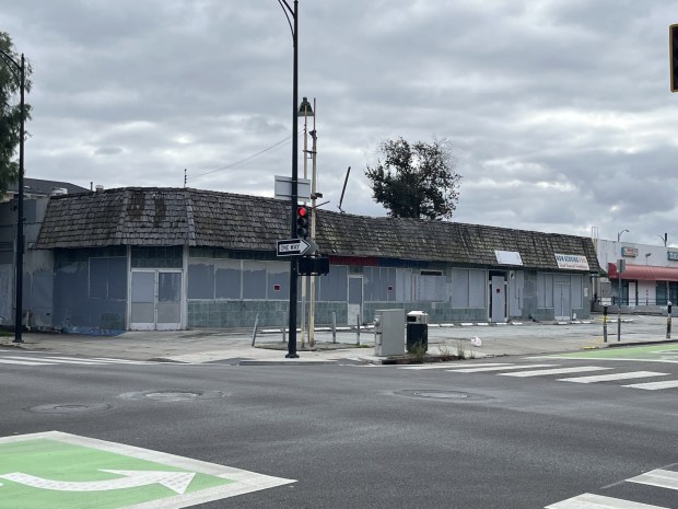 Empty commercial and retail building at 98 East San Salvador Street in downtown San Jose, seen on Nov. 19, 2025.(George Avalos/Bay Area News Group)