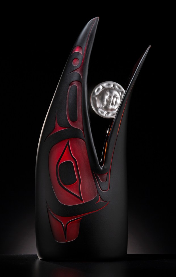 Preston Singletary's "Raven Steals the Sun" (2017, blown- and sand-carved glass). (Preston Singletary)