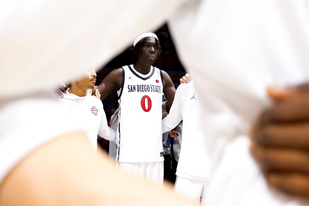 Aztecs aim high as they face undefeated Arizona, the No. 1-ranked team in America