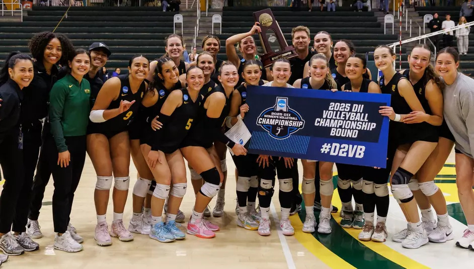 PLNU wins (and wins and wins) during busy weekend in volleyball, soccer, hoops