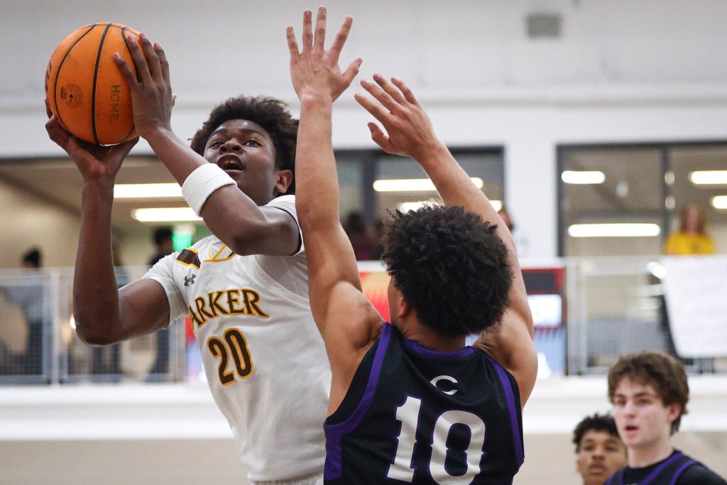 East Coast powerhouse headlines Holiday Classic field