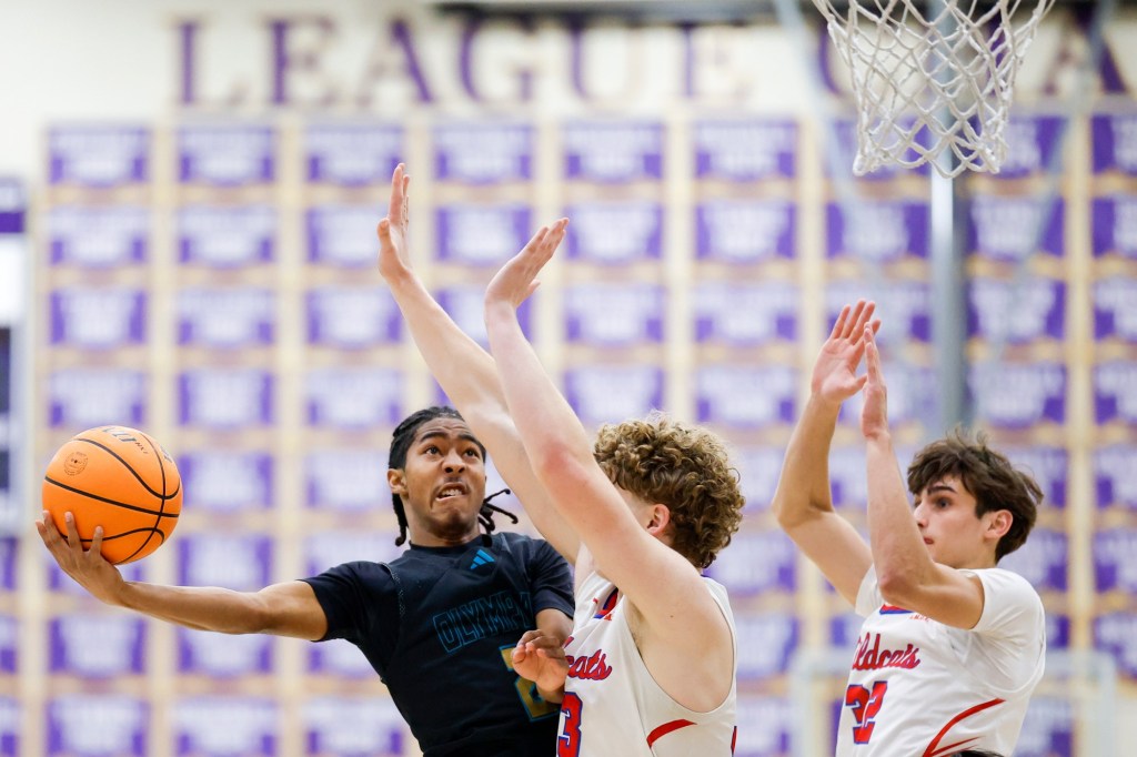 Olympian falls to St. Ignatius in Holiday Classic American Division finals