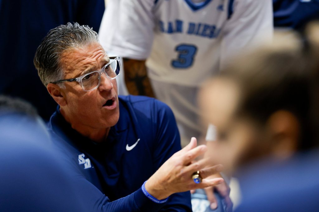 USD travels to Washington to face Big Ten's Huskies