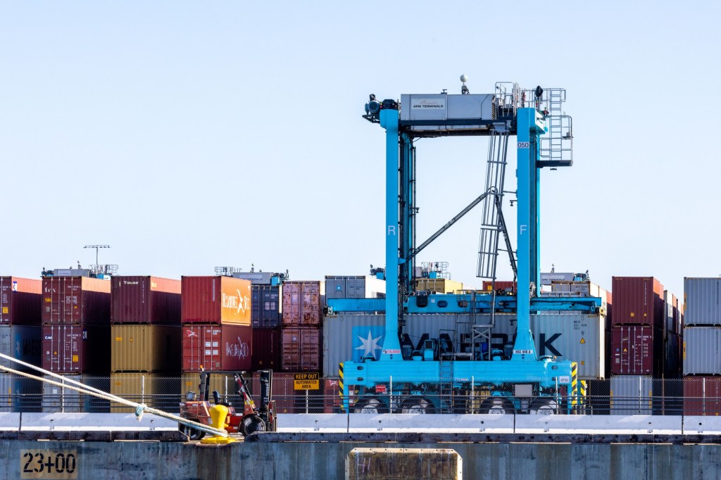 L.A., Long Beach ports report being on track for strong 2025 numbers – Daily Breeze