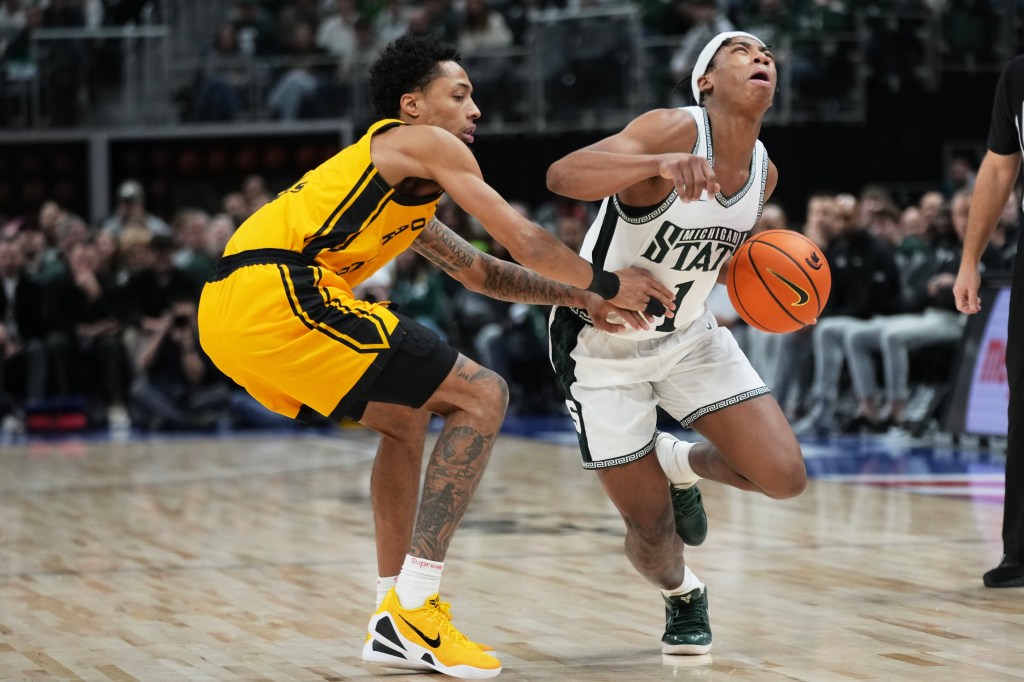 Coen Carr’s career game helps Michigan State hold off pesky Oakland – Macomb Daily