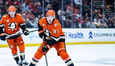 Leo Carlsson, rookie Beckett Sennecke lead first-place Anaheim Ducks to rout of road-weary Chicago Blackhawks