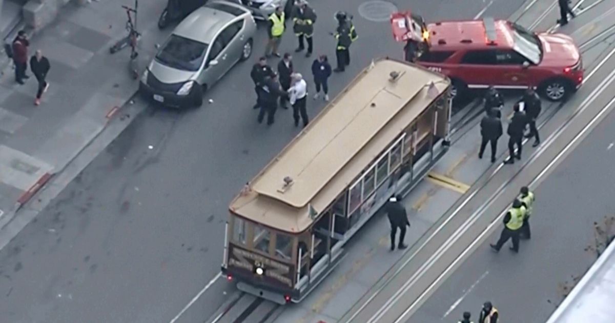 15 injured after a San Francisco cable car stops suddenly :: WRAL.com