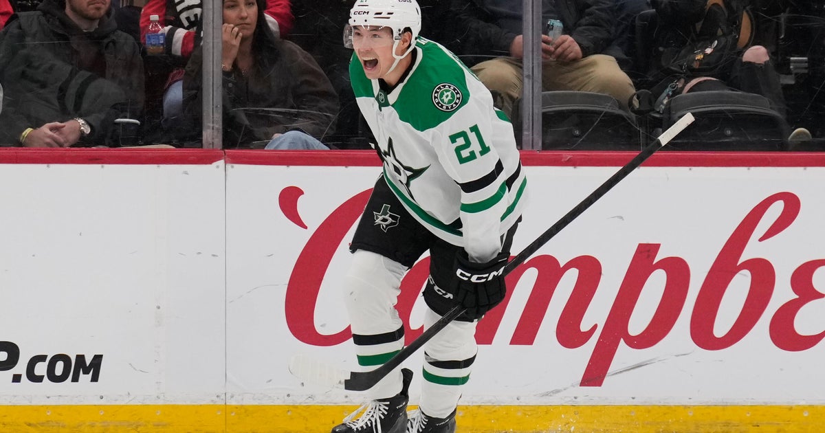 Robertson has 2 goals and assist as Stars beat Ducks 8-3 for 3rd straight win