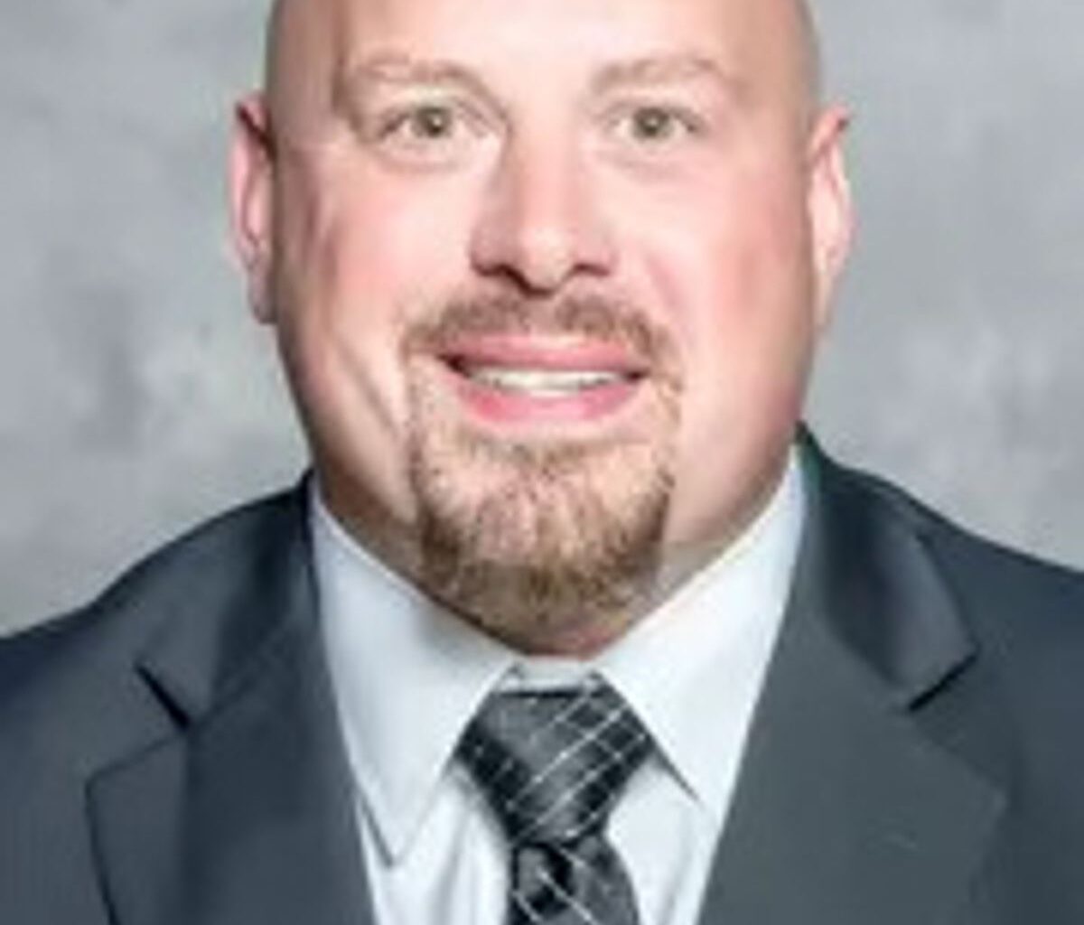 Vandals hire Lee Stalker as DC, LB coach