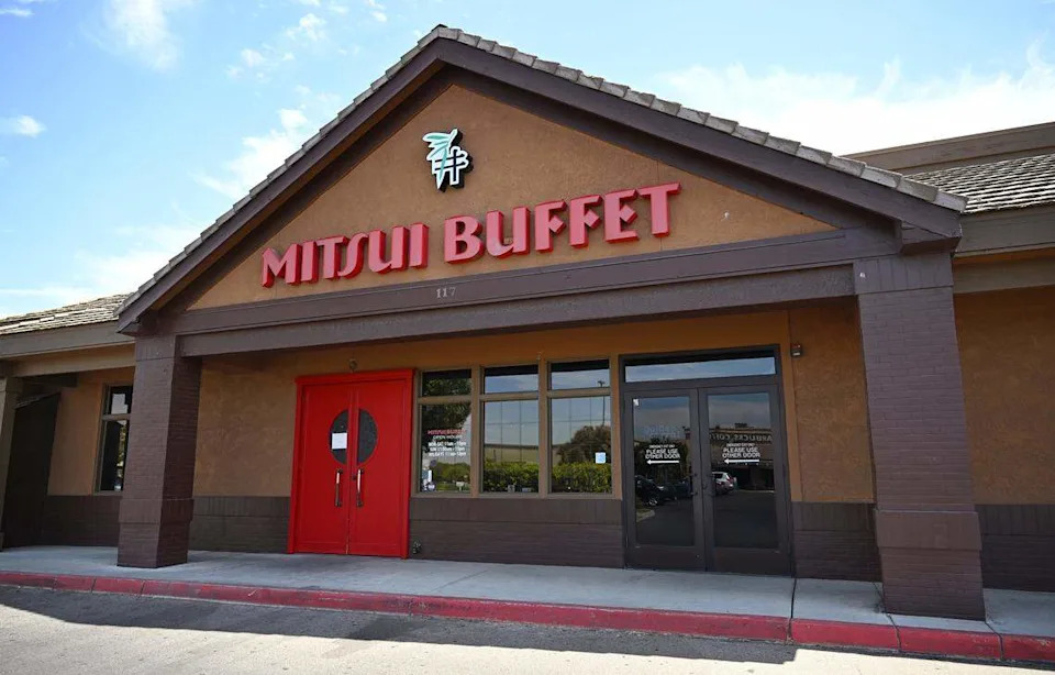 Mitsui Buffet posted a hand-written note on its front door stating that it was closed for remodeling, but the restaurant appears to be closed for good.