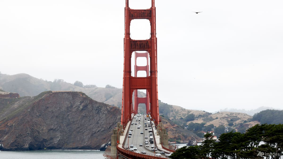 San Francisco hit by electricity outage, leaving 130,000 people without power