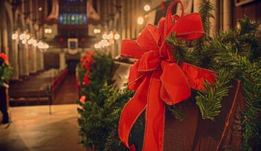 Candlelight and carols fill Clovis churches this Christmas Eve