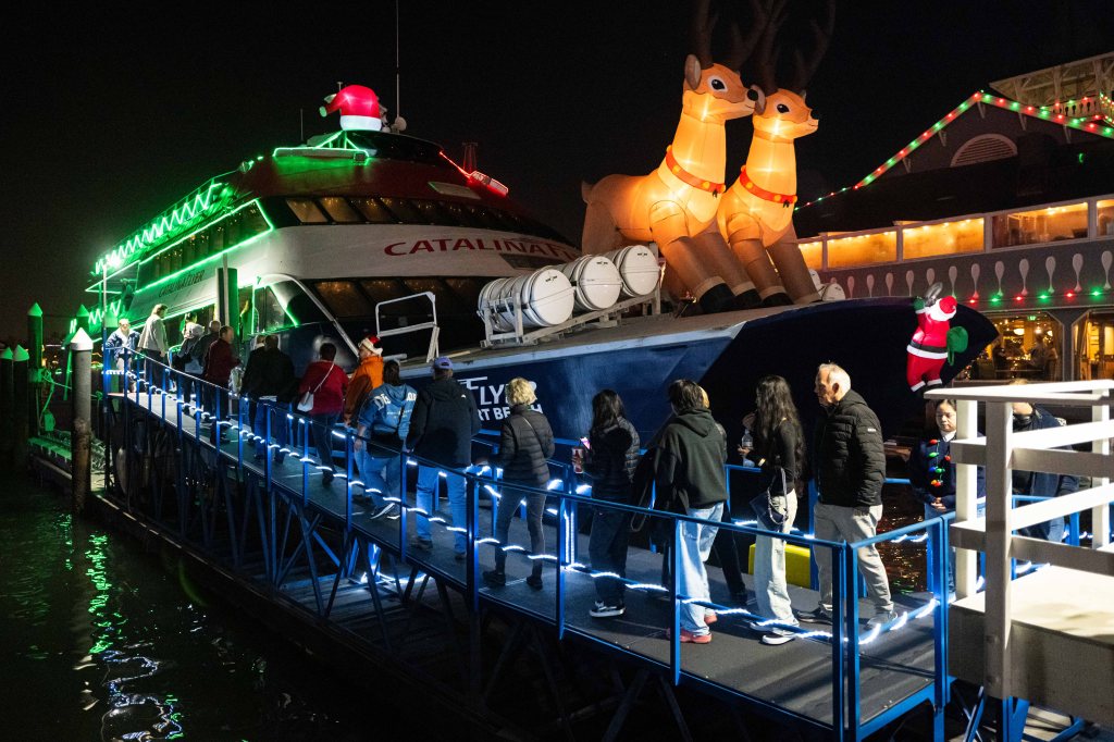 117th Newport Beach Christmas Boat Parade, California.