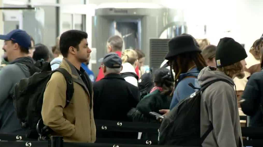 Sacramento airport travelers experience some shorter lines amid holiday rush