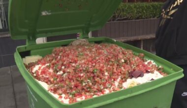 San Francisco businesses, families throw out food due to PG&E power outage