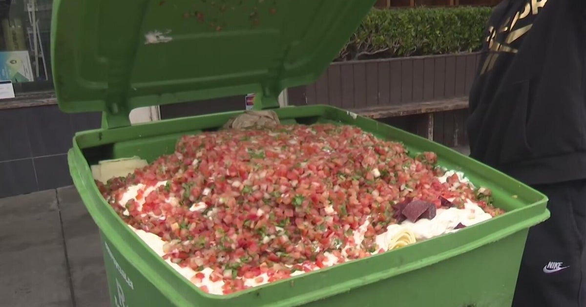 San Francisco businesses, families throw out food due to PG&E power outage