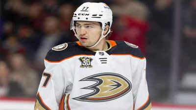 Frank Vatrano penalized: Ducks forward Frank Vatrano fined $5,000 for unsportsmanlike conduct against Jason Robertson
