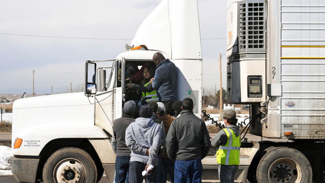 Immigrant truckers sue California DMV over 21,000 commercial license revocations