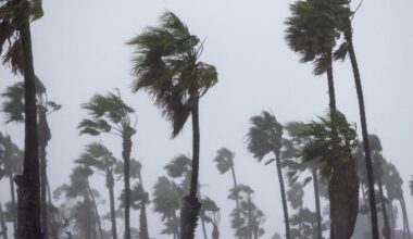Southern California weather shift: Santa Ana winds to blast region before New Year's rainstorm